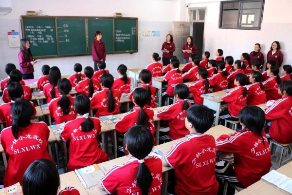 小龙武术学校 .jpg