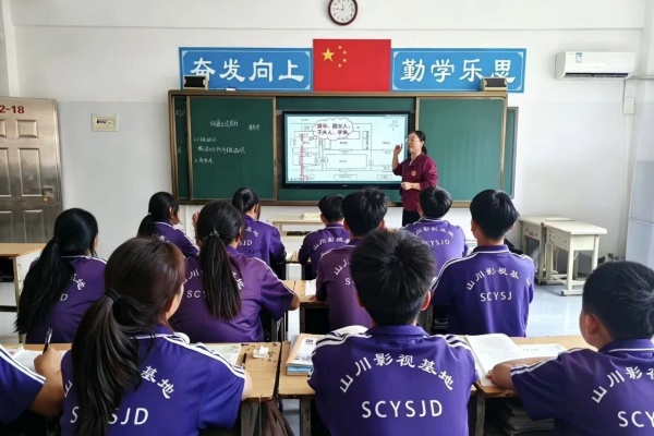 小龙武校 (3).jpg